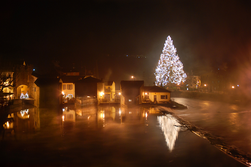 borghetto_by_night.jpg